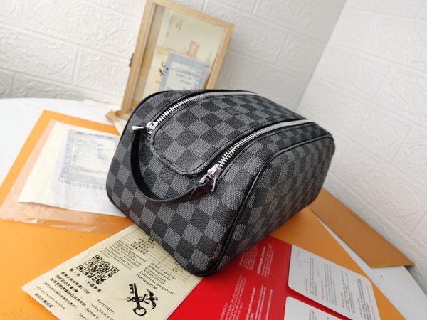 ルイヴィトンバッグ素材ディテール